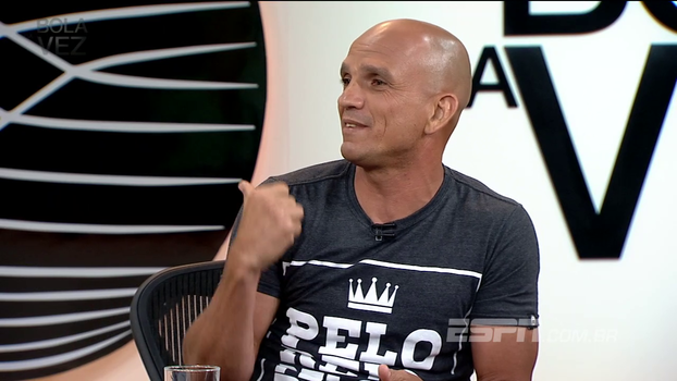 Sandro Barbosa fala sobre traumas em 'infância sofrida': 'Comia farinha com açúcar no lanche' Sandro Barbosa fala sobre traumas em 'infância sofrida': 'Comia farinha com açúcar no lanche'