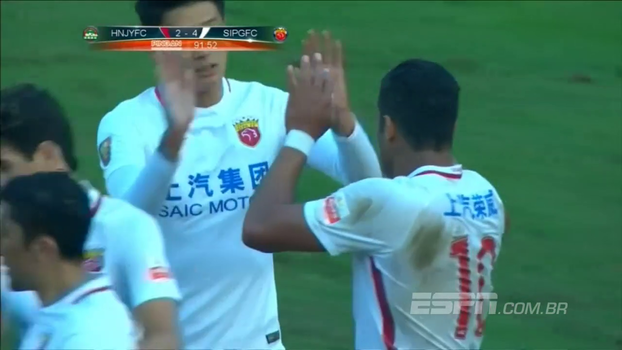 Hulk faz dois e dá passe, Oscar também marca, e Shanghai SIPG goleia Henan Jianye no Chinês Hulk faz dois e dá passe, Oscar também marca, e Shanghai SIPG goleia Henan Jianye no Chinês