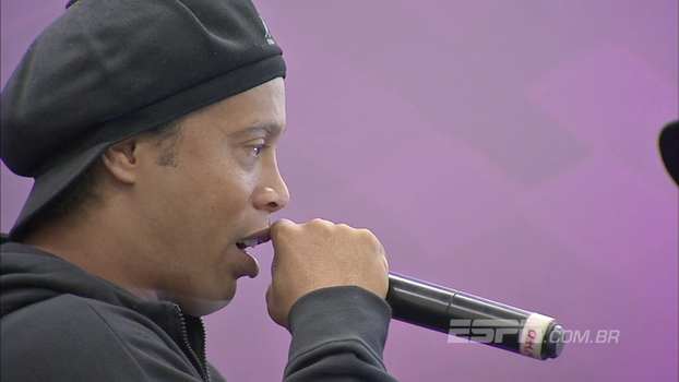Em evento em São Paulo, Ronaldinho fala sobre brasileiros no Barcelona e coloca Neymar como 'maior ídolo' da atualidade Em evento em São Paulo, Ronaldinho fala sobre brasileiros no Barcelona e coloca Neymar como 'maior ídolo' da atualidade