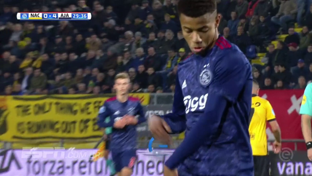 Ex-São Paulo, David Neres faz mais um gol pelo Ajax e sai comemorando com dancinha esquisita Ex-São Paulo, David Neres faz mais um gol pelo Ajax e sai comemorando com dancinha esquisita