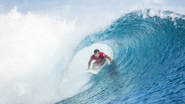 Medina flerta com título, mas Julian Wilson beira perfeição e leva etapa de Teahupo’o Medina flerta com título, mas Julian Wilson beira perfeição e leva etapa de Teahupo’o