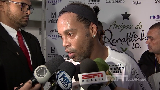 Ronaldinho não vê Brasil como favorito na Copa de 2018, mas aposta em Tite e espera 'ano de Neymar': 'Se Deus quiser' Ronaldinho não vê Brasil como favorito na Copa de 2018, mas aposta em Tite e espera 'ano de Neymar': 'Se Deus quiser'