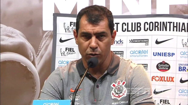 Carille exalta tranquilidade do elenco e afirma que 'ninguém deu de graça' liderança ao Corinthians
