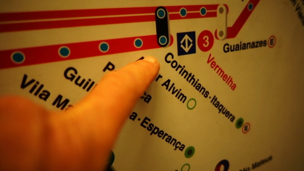 Renata Falzoni acompanha torcida do Corinthians no Metrô | Bike é Legal
