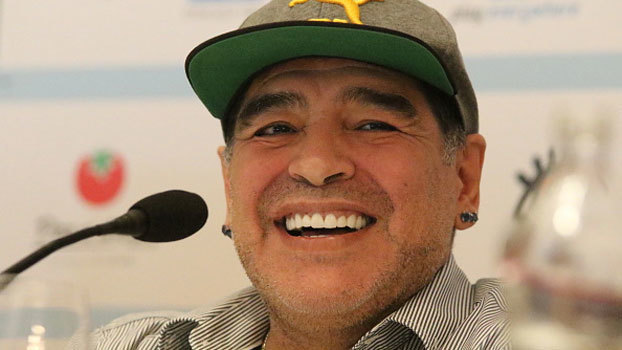Maradona: 'Eu senti que era um cidadão de Nápoles desde o 1º dia que fui o número 10 do Napoli' Maradona: 'Eu senti que era um cidadão de Nápoles desde o 1º dia que fui o número 10 do Napoli'