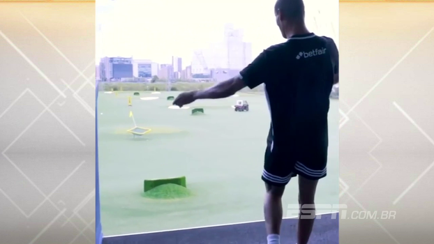 Rivaldo mostra que pontaria ainda está afiada e acerta 'alvo' de longe Rivaldo mostra que pontaria ainda está afiada e acerta 'alvo' de longe