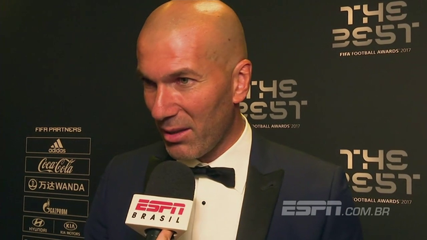 Eleito melhor técnico, Zidane faz agradecimentos, comemora poder treinar CR7 e elogia Tite Eleito melhor técnico, Zidane faz agradecimentos, comemora poder treinar CR7 e elogia Tite