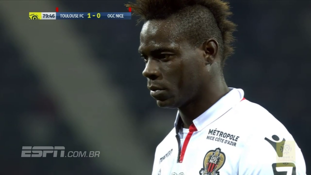 Balotelli marca, goleiro pega pênalti e, mesmo com Dante expulso, Nice vira contra o Toulouse Balotelli marca, goleiro pega pênalti e, mesmo com Dante expulso, Nice vira contra o Toulouse