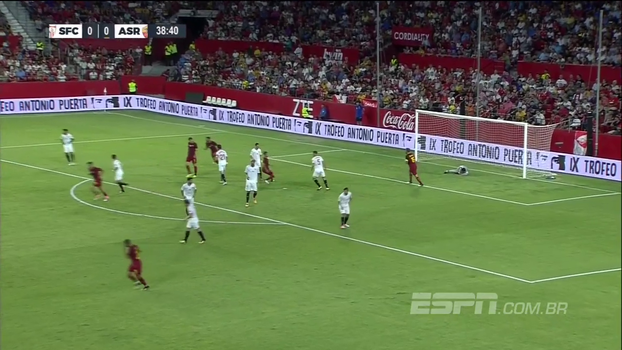 Tempo real: Strootman tenta belo chute de primeira de fora da área, mas Rico pega Tempo real: Strootman tenta belo chute de primeira de fora da área, mas Rico pega