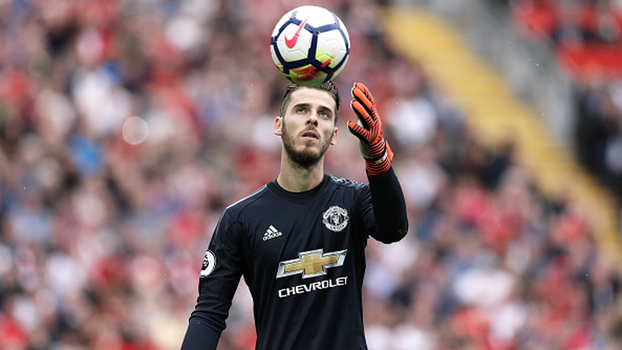 De Gea com o pé, Lloris de pontinha de dedo, Gomes de mão esquerda e mais; veja as melhores defesas da rodada De Gea com o pé, Lloris de pontinha de dedo, Gomes de mão esquerda e mais; veja as melhores defesas da rodada