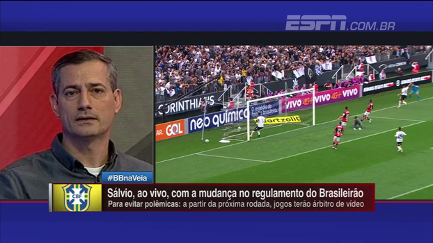 CBF quer árbitro de vídeo já na próxima rodada, e Sálvio Spinola desaprova: 'Pode ser um fiasco neste momento' CBF quer árbitro de vídeo já na próxima rodada, e Sálvio Spinola desaprova: 'Pode ser um fiasco neste momento'