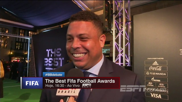 Cafu e Ronaldo chegam à premiação 'The Best Fifa Football Awards', e Fenômeno vê CR7 como favorito Cafu e Ronaldo chegam à premiação 'The Best Fifa Football Awards', e Fenômeno vê CR7 como favorito
