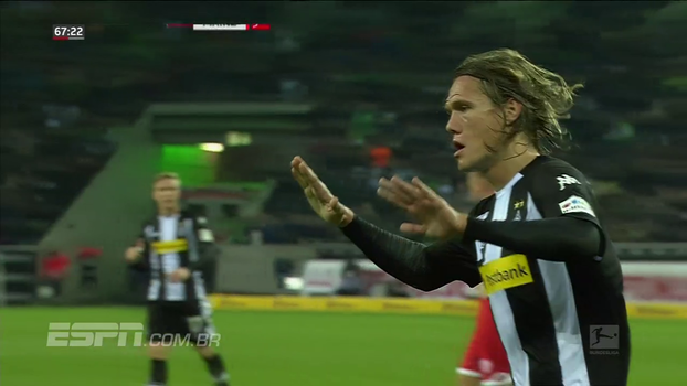 Com falha de goleiro e gol validado por árbitro de vídeo, Mönchengladbach empata com Mainz pela Bundesliga Com falha de goleiro e gol validado por árbitro de vídeo, Mönchengladbach empata com Mainz pela Bundesliga