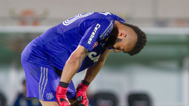 Rueda escolherá entre Muralha e goleiro que não joga há 2 anos no Fla