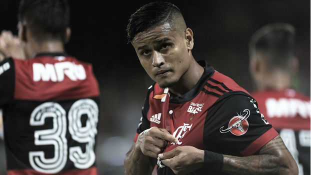 Com gols de Everton e Vinícius Junior, Flamengo vence o Cruzeiro e segue no G-7