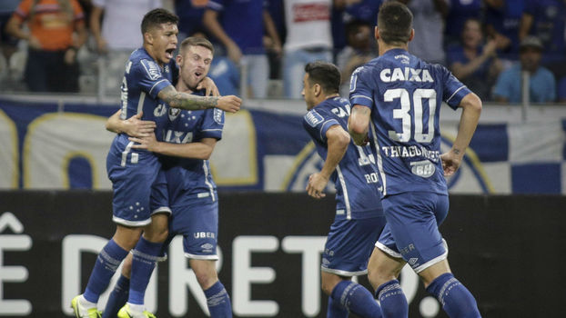 Com golaço de Thiago Neves, Cruzeiro vence Fluminense de virada