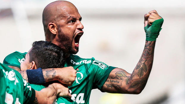 Felipe Melo não joga pelo Palmeiras desde que foi afastado por Cuca Felipe Melo não joga pelo Palmeiras desde que foi afastado por Cuca
