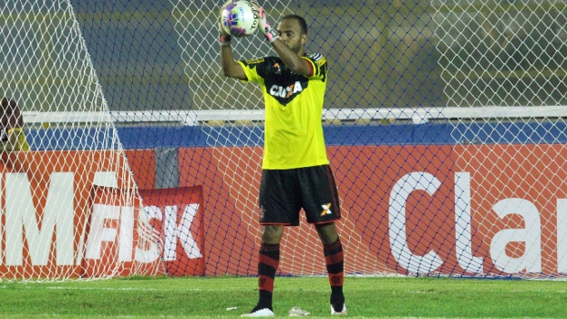 Pressão e empates: Fla tem história para contar com atacante no gol em 2015