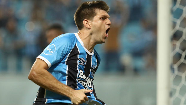 Grêmio vence, se firma na vice-liderança e deixa o São Paulo mais longe da Libertadores